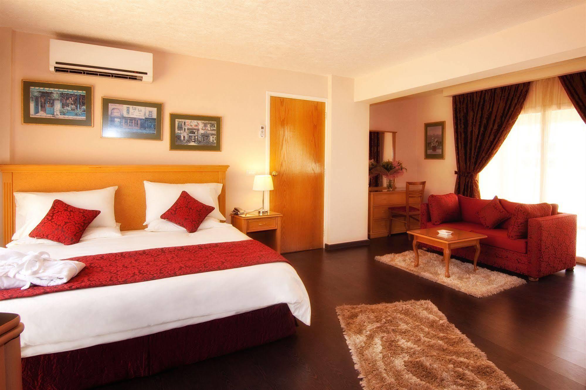 Rawche Universal Apartments Beirut Eksteriør billede